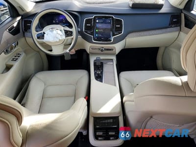 Zdjęcie 8 z 12 samochodu: 2023 VOLVO XC90 PLUS VIN:YV40621N0P1945150 - miniatura