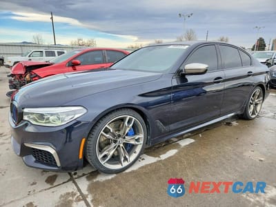 2020 BMW M550XI WBAJS7C04LBN96562 - główne zdjęcie licytacji z USA - miniatura