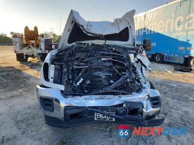 Piąte zdjęcie samochodu w środku: 2017 GMC SIERRA FLATBED TRUCK VIN:1GD41VCG1HF219414 - miniatura