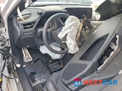 Zdjęcie 8 z 11 samochodu: 2025 LEXUS ES 350 F SPORT HANDLING VIN:58AJZ1B19SU189026 - miniatura