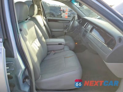 Zdjęcie 7 z 12 samochodu: 2006 LINCOLN TOWN CAR SIGNATURE VIN:1LNHM81W56Y649825 - miniatura