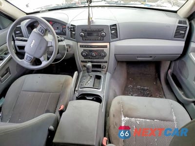 Zdjęcie 8 z 12 samochodu: 2006 JEEP GRAND CHEROKEE LAREDO VIN:1J4GR48K16C255923 - miniatura