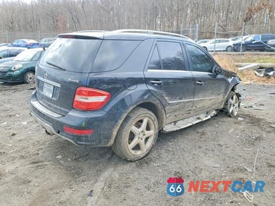 Trzecie zdjęcie samochodu z tyłu: 2009 MERCEDES-BENZ ML 550 VIN:4JGBB72EX9A518477 - miniatura