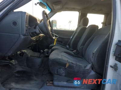 Zdjęcie 7 z 12 samochodu: 2006 GMC SIERRA FLATBED TRUCK VIN:1GTJK39D76E230572 - miniatura