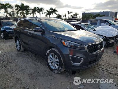 Czwarte zdjęcie samochodu z boku: 2018 KIA SORENTO LX VIN:5XYPG4A38JG344438 - miniatura
