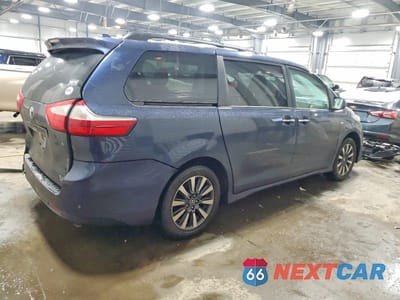 Trzecie zdjęcie samochodu z tyłu: 2018 TOYOTA SIENNA XLE VIN:5TDDZ3DCXJS207443 - miniatura