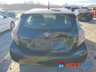 Zdjęcie 6 z 12 samochodu: 2012 TOYOTA PRIUS C VIN:JTDKDTB36C1502452 - miniatura