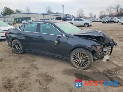 Czwarte zdjęcie samochodu z boku: 2022 LEXUS ES 300H BASE VIN:58ADA1C17NU020047 - miniatura