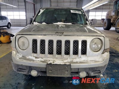Piąte zdjęcie samochodu w środku: 2012 JEEP PATRIOT SPORT VIN:1C4NJPBBXCD523159 - miniatura