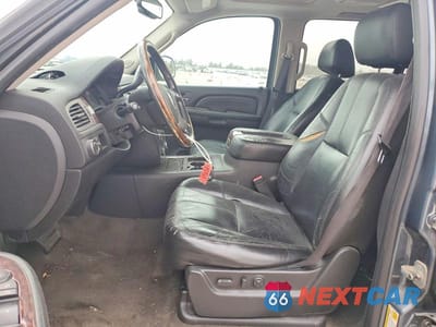 Zdjęcie 7 z 13 samochodu: 2008 GMC YUKON XL DENALI VIN:1GKFK66878J138696 - miniatura