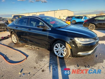 Czwarte zdjęcie samochodu z boku: 2015 CHRYSLER 200 LIMITED VIN:1C3CCCAB4FN680099 - miniatura