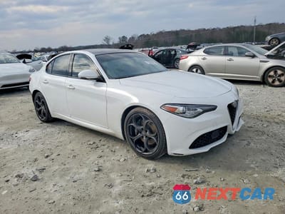 Czwarte zdjęcie samochodu z boku: 2018 ALFA ROMEO GIULIA TI VIN:ZARFAECN0J7598388 - miniatura