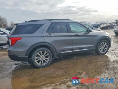 Trzecie zdjęcie samochodu z tyłu: 2021 FORD EXPLORER XLT VIN:1FMSK8DH0MGA29332 - miniatura