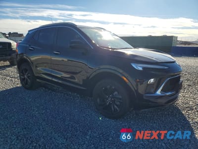 Czwarte zdjęcie samochodu z boku: 2024 BUICK ENCORE GX SPORT TOURING VIN:KL4AMESL0RB114301 - miniatura