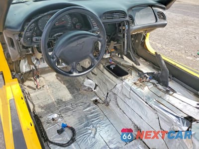 Zdjęcie 8 z 12 samochodu: 2000 CHEVROLET CORVETTE VIN:1G1YY32G7Y5101180 - miniatura