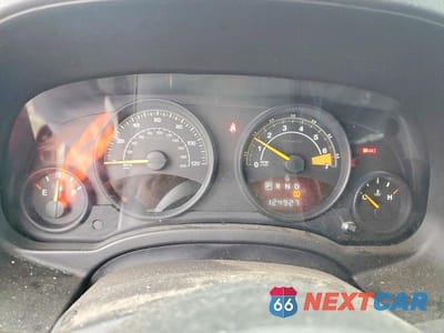 Zdjęcie 9 z 11 samochodu: 2015 JEEP COMPASS SPORT VIN:1C4NJCBA2FD273470 - miniatura