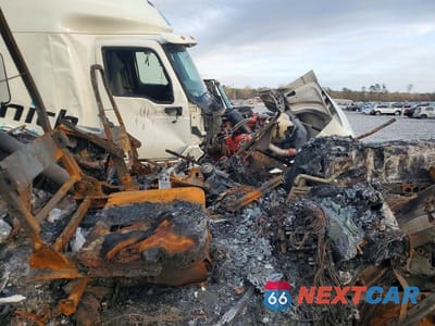 Piąte zdjęcie samochodu w środku: 2007 FREIGHTLINER COLUMBIA 120 SEMI TRUCK VIN:1FUJA6CK67LY49651 - miniatura