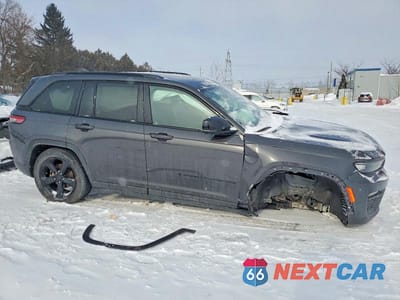 Czwarte zdjęcie samochodu z boku: 2024 JEEP GRAND CHEROKEE LIMITED VIN:1C4RJHBG6RC127490 - miniatura