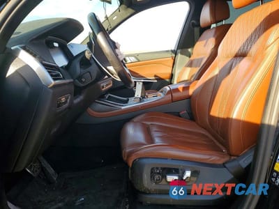 Zdjęcie 7 z 13 samochodu: 2021 BMW X7 XDRIVE40I VIN:5UXCW2C07M9F68042 - miniatura