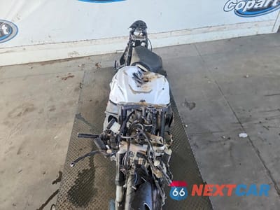 Piąte zdjęcie samochodu w środku: 2020 SUZUKI GSX-R600 VIN:JS1GN7FA1L7100686 - miniatura