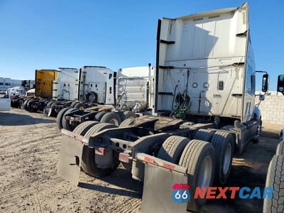 Czwarte zdjęcie samochodu z boku: 2018 INTERNATIONAL PROSTAR VIN:3HSDJSNR6JN448552 - miniatura