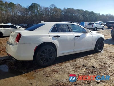 Trzecie zdjęcie samochodu z tyłu: 2018 CHRYSLER 300 TOURING VIN:2C3CCARGXJH195648 - miniatura