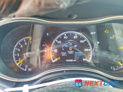 Zdjęcie 9 z 13 samochodu: 2017 JEEP GRAND CHEROKEE LAREDO VIN:1C4RJFAG6HC745140 - miniatura