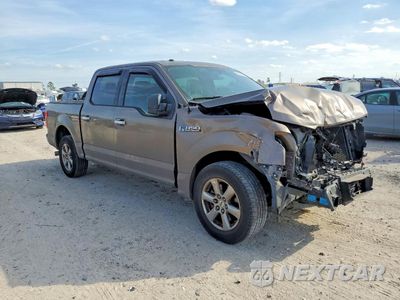 Czwarte zdjęcie samochodu z boku: 2018 FORD F150 SUPERCREW VIN:1FTEW1CP6JKC69130 - miniatura