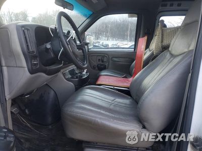 Zdjęcie 7 z 13 samochodu: 2001 GMC SAVANA 3500 DELIVERY VAN VIN:1GTHG39R011134892 - miniatura