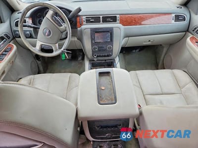 Zdjęcie 8 z 12 samochodu: 2008 GMC SIERRA K1500 VIN:3GTEK13J18G291870 - miniatura