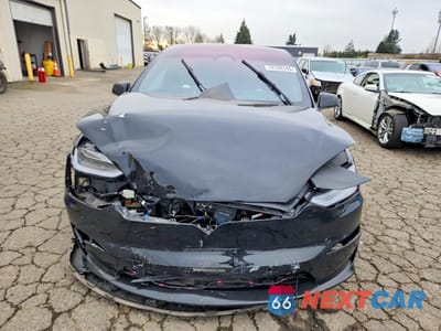 Piąte zdjęcie samochodu w środku: 2022 TESLA MODEL X VIN:7SAXCBE52NF362221 - miniatura