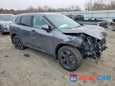 Czwarte zdjęcie samochodu z boku: 2026 NISSAN ROGUE SV VIN:5N1BT3BB8TC708138 - miniatura