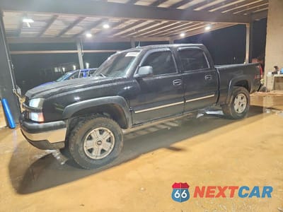 2005 CHEVROLET SILVERADO K1500 2GCEK13TX51230930 - główne zdjęcie licytacji z USA - miniatura