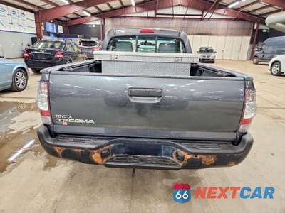 Zdjęcie 6 z 12 samochodu: 2011 TOYOTA TACOMA VIN:5TFNX4CNXBX002526 - miniatura