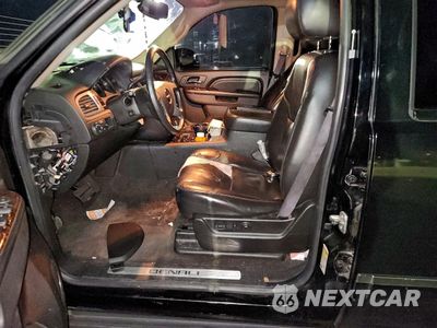 Zdjęcie 7 z 14 samochodu: 2010 GMC YUKON XL DENALI VIN:1GKUKMEF9AR245123 - miniatura