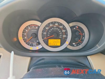 Zdjęcie 9 z 13 samochodu: 2009 TOYOTA RAV4 LIMITED VIN:JTMBK31VX95081670 - miniatura