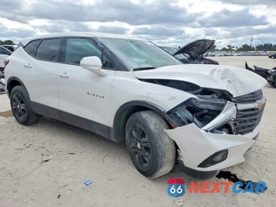 Czwarte zdjęcie samochodu z boku: 2021 CHEVROLET BLAZER 2LT VIN:3GNKBCRS7MS578241 - miniatura