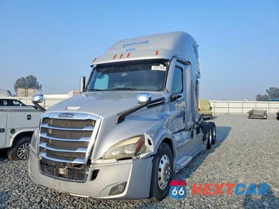 Drugie zdjęcie samochodu z przodu: 2022 FREIGHTLINER CASCADIA 126 SEMI TRUCK VIN:3AKJHHDR8NSMY2367 - miniatura