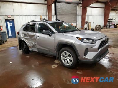 Czwarte zdjęcie samochodu z boku: 2021 TOYOTA RAV4 LE VIN:2T3H1RFV0MC124246 - miniatura