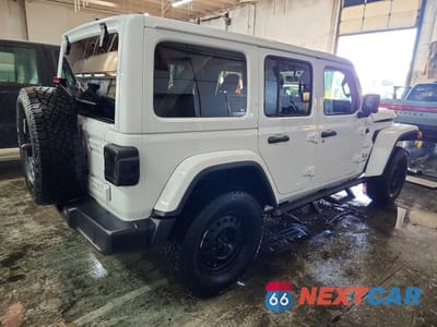 Trzecie zdjęcie samochodu z tyłu: 2021 JEEP WRANGLER UNLIMITED SAHARA VIN:1C4HJXEGXMW764214 - miniatura