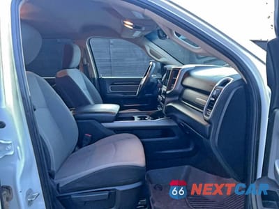 Piąte zdjęcie samochodu w środku: 2019 RAM 2500 BIG HORN VIN:3C6UR5DJ1KG703068 - miniatura