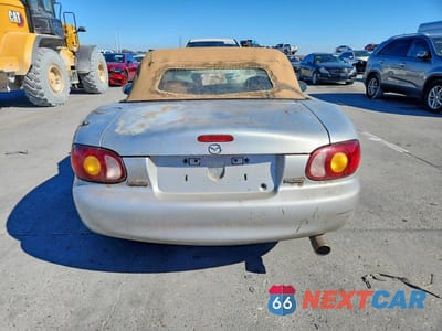 Zdjęcie 6 z 12 samochodu: 1999 MAZDA MX-5 MIATA VIN:JM1NB3530X0118676 - miniatura