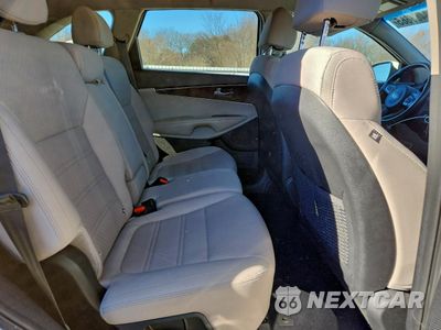 Zdjęcie 11 z 14 samochodu: 2018 KIA SORENTO LX VIN:5XYPGDA30JG381287 - miniatura