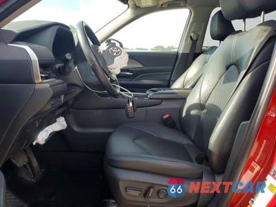 Zdjęcie 7 z 13 samochodu: 2024 TOYOTA GRAND HIGHLANDER XLE VIN:5TDAAAA52RS005762 - miniatura