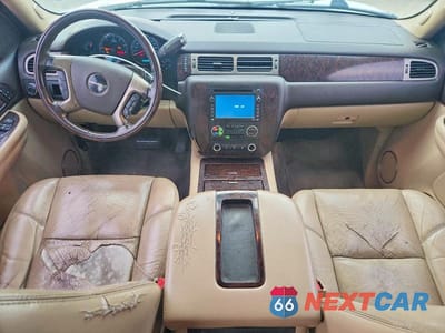 Zdjęcie 8 z 11 samochodu: 2009 GMC YUKON DENALI VIN:1GKFK03209R230491 - miniatura