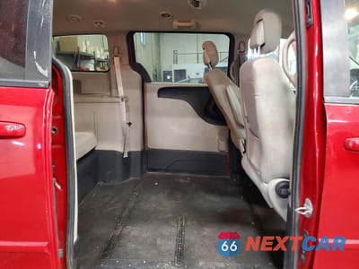 Zdjęcie 11 z 13 samochodu: 2016 DODGE GRAND CARAVAN SE VIN:2C4RDGBG4GR176385 - miniatura