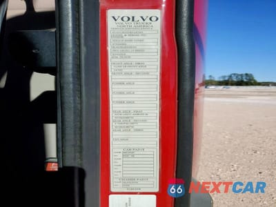 Zdjęcie 10 z 10 samochodu: 2014 VOLVO VNL SEMI TRUCK VIN:4V5NC9UG1EN147091 - miniatura