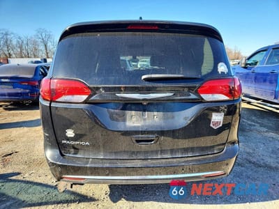 Zdjęcie 6 z 12 samochodu: 2017 CHRYSLER PACIFICA TOURING L VIN:2C4RC1BG5HR725691 - miniatura