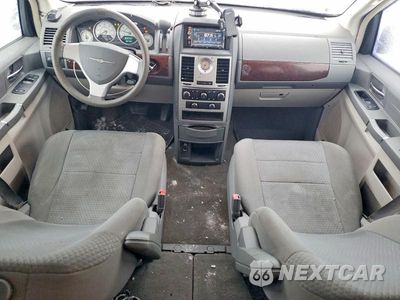 Zdjęcie 8 z 13 samochodu: 2010 CHRYSLER TOWN & COUNTRY LX VIN:2A4RR4DE1AR166457 - miniatura