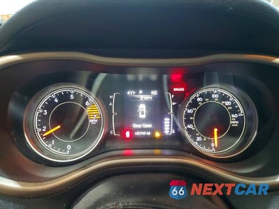 Zdjęcie 9 z 12 samochodu: 2018 JEEP CHEROKEE LATITUDE VIN:1C4PJMCB1JD609849 - miniatura